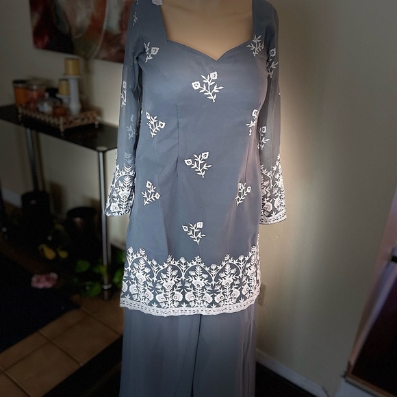 Elegant Gray Embroidered 3pics set Indian stylish Kameez - Picture 3 of 9